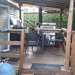 Mobil-home Avec Terasse Ombragee Campsite