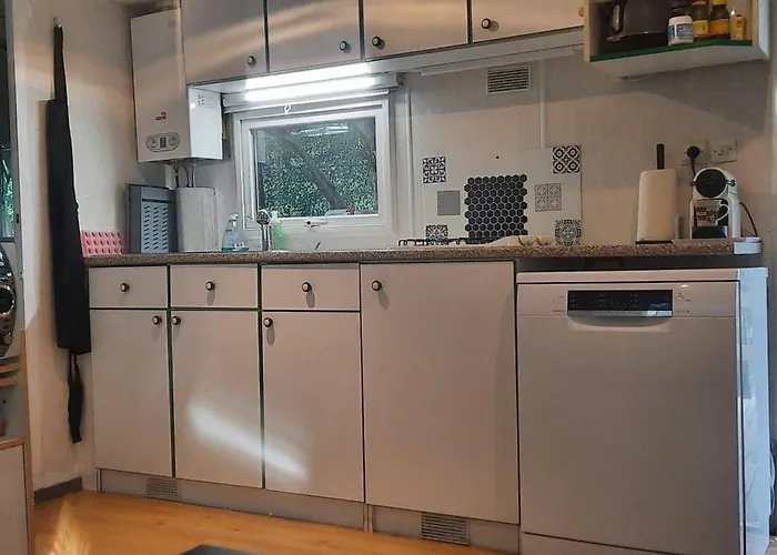 Camping Mobil-home Avec Terasse Ombragee